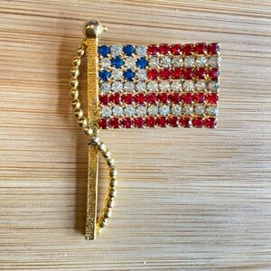 American Flag brooch pin with red white and blue rhinestones in goldtone VINTAGE